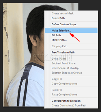 Menggunakan Pen Tool untuk menyeleksi bagian gambar tertentu di Adobe Photoshop